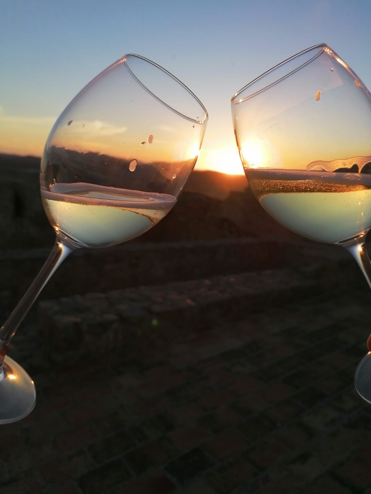 VINOS AL ATARDECER EN EL CASTILLO DE CONSUEGRA