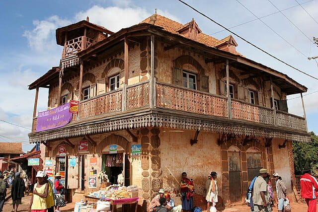Sahambavy / Fianarantsoa / Ambalavao / Anja / Isalo
