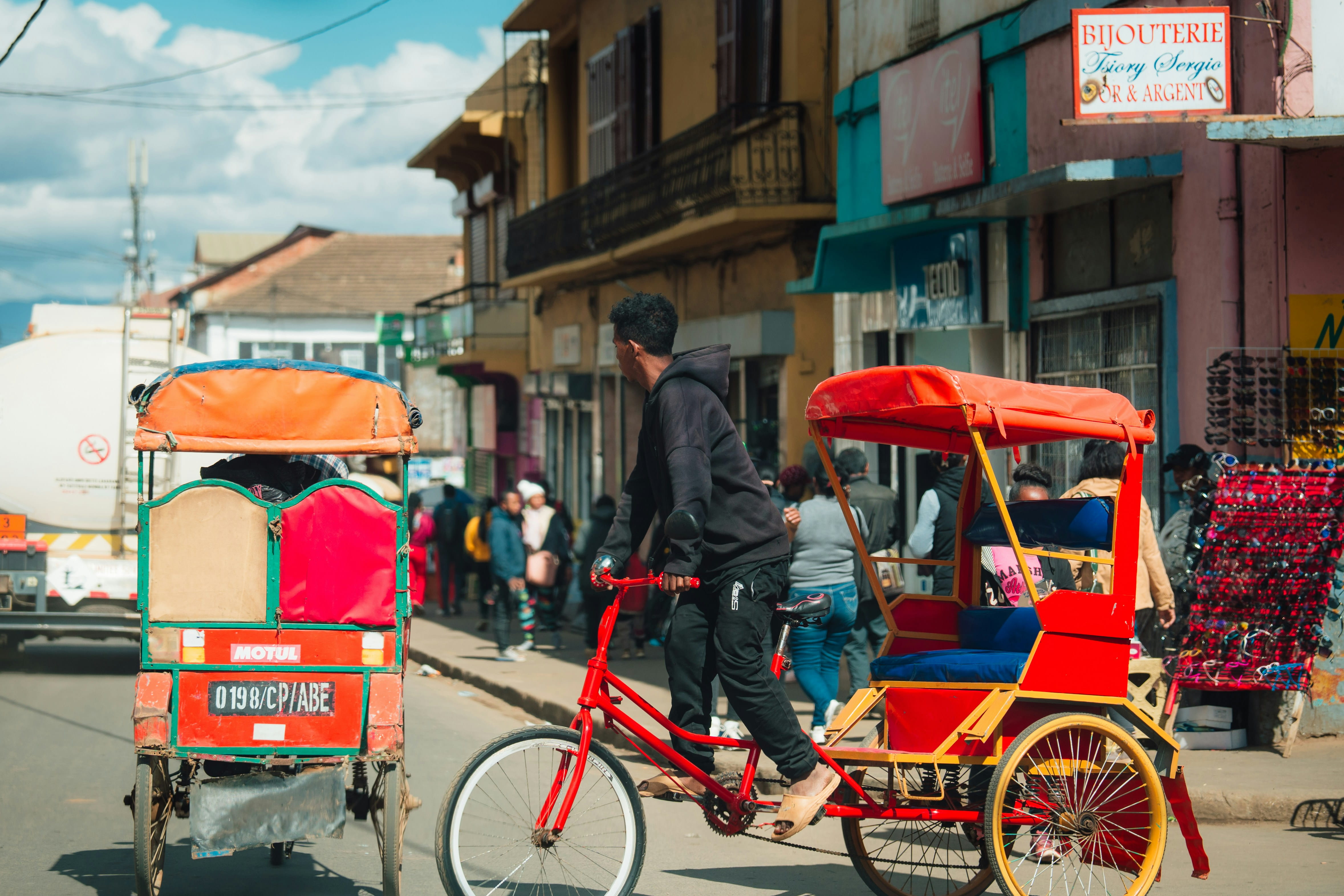 Antananarivo / Antsirabe / Miandrivazo (420 km ± 10h)