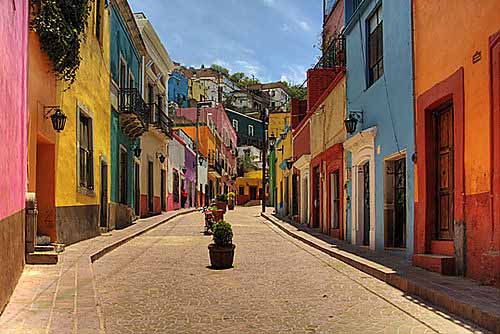 Bellezas Coloniales y Puerto Vallarta