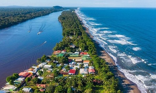 Visita al pueblo de Tortuguero