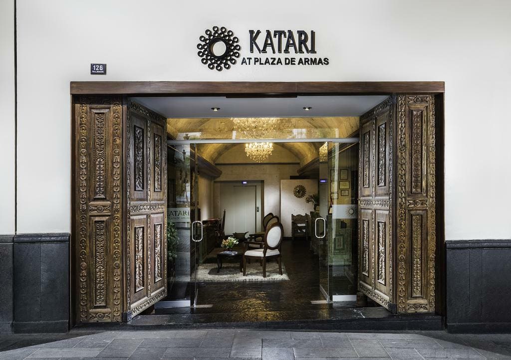Katari AT Plaza de Armas