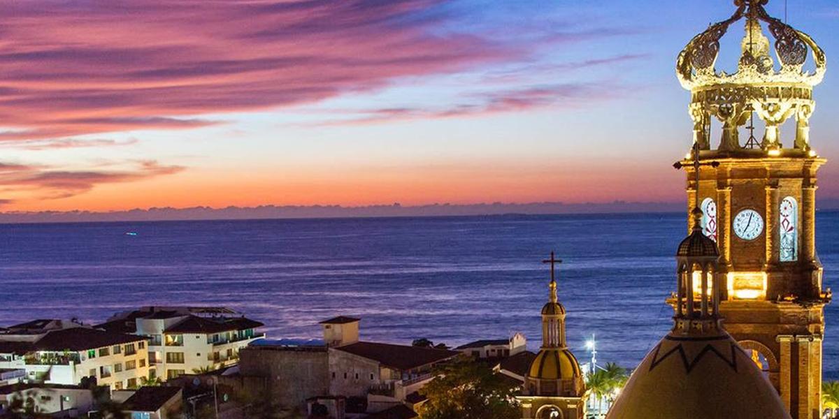 • Carrusel Colonial y Puerto Vallarta