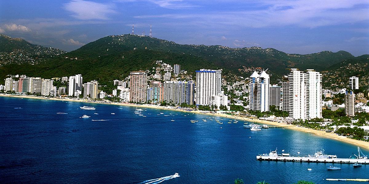 • Carrusel Colonial y Acapulco