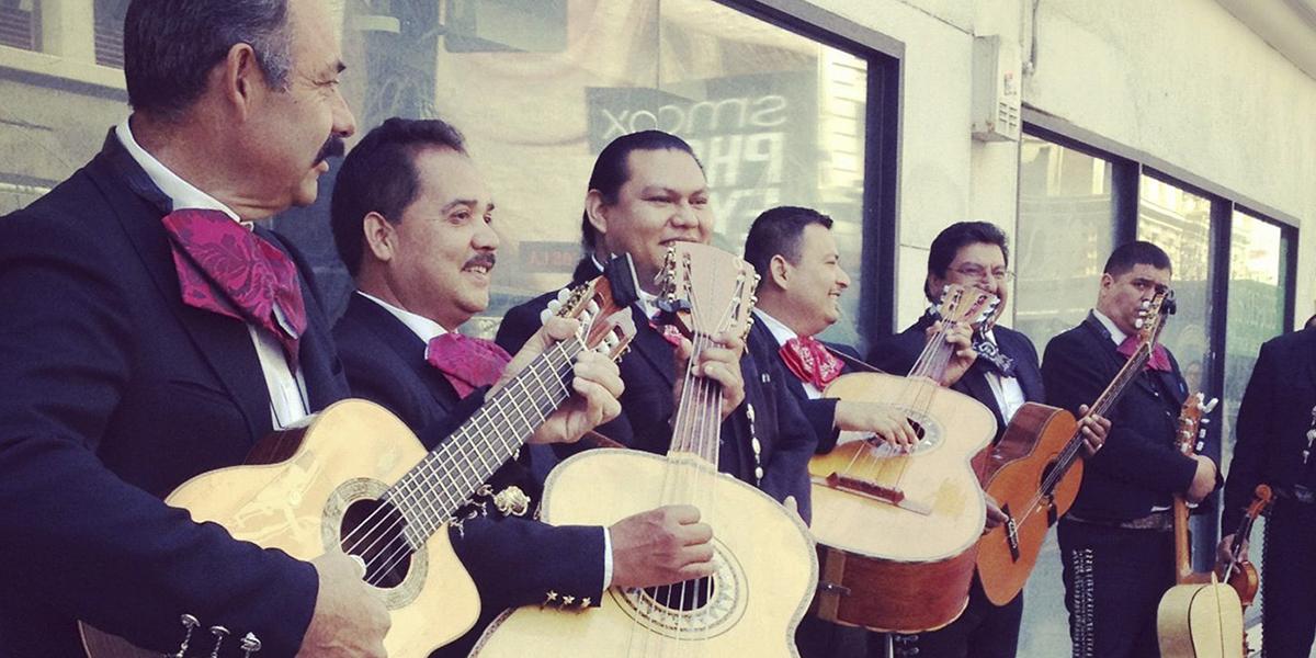 • Angeles y Mariachis