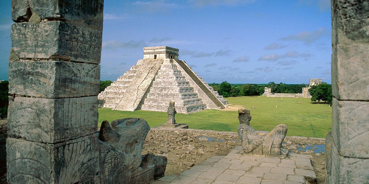 • Tesoros Virreinales + Aztecas y Mayas