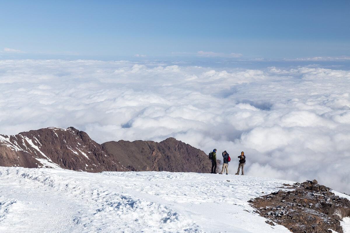 Llegada a la cima del Toubkal (4,167m), el techo del norte de África