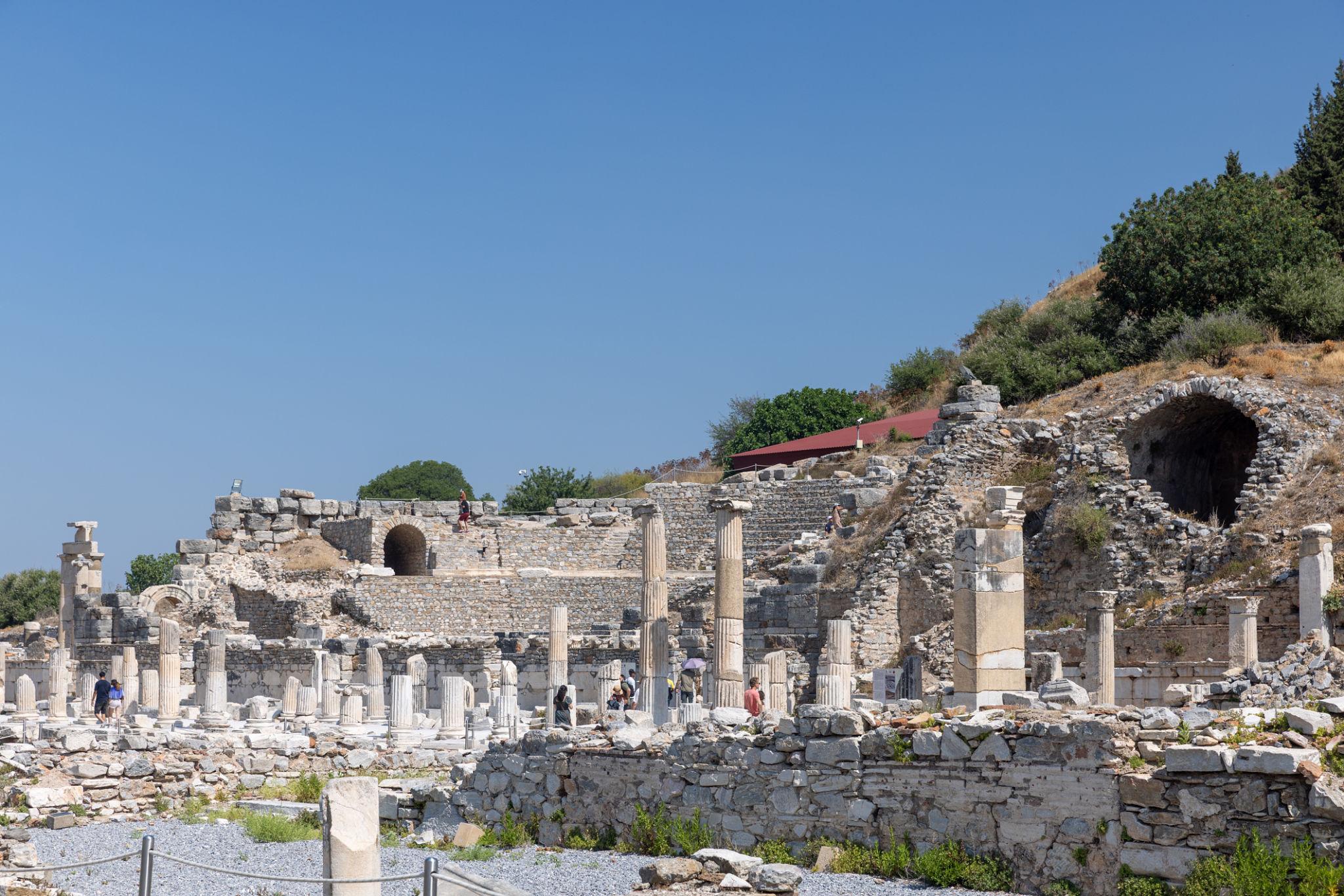 Vuelo a Esmirna y traslado a Kusadasi