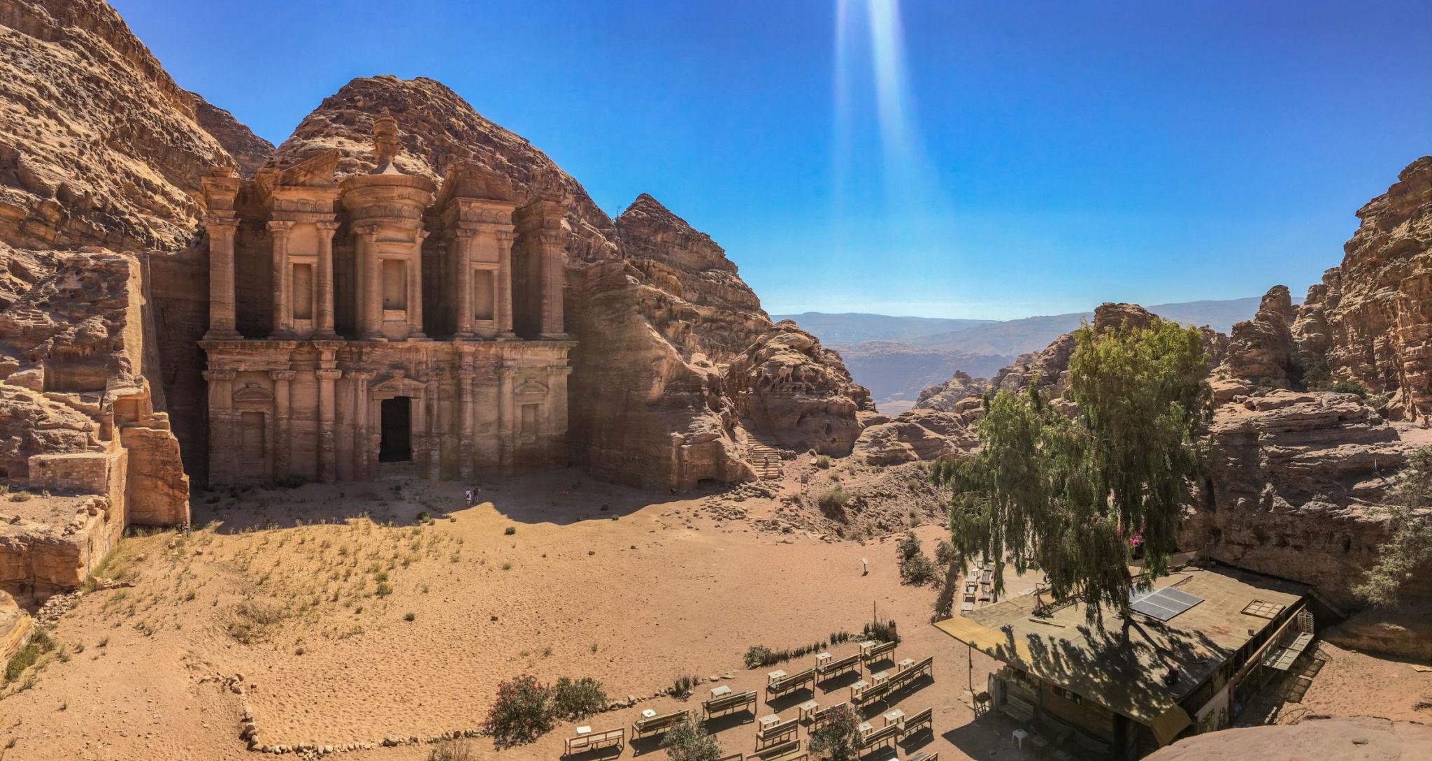 Explorando el camino hacia Petra