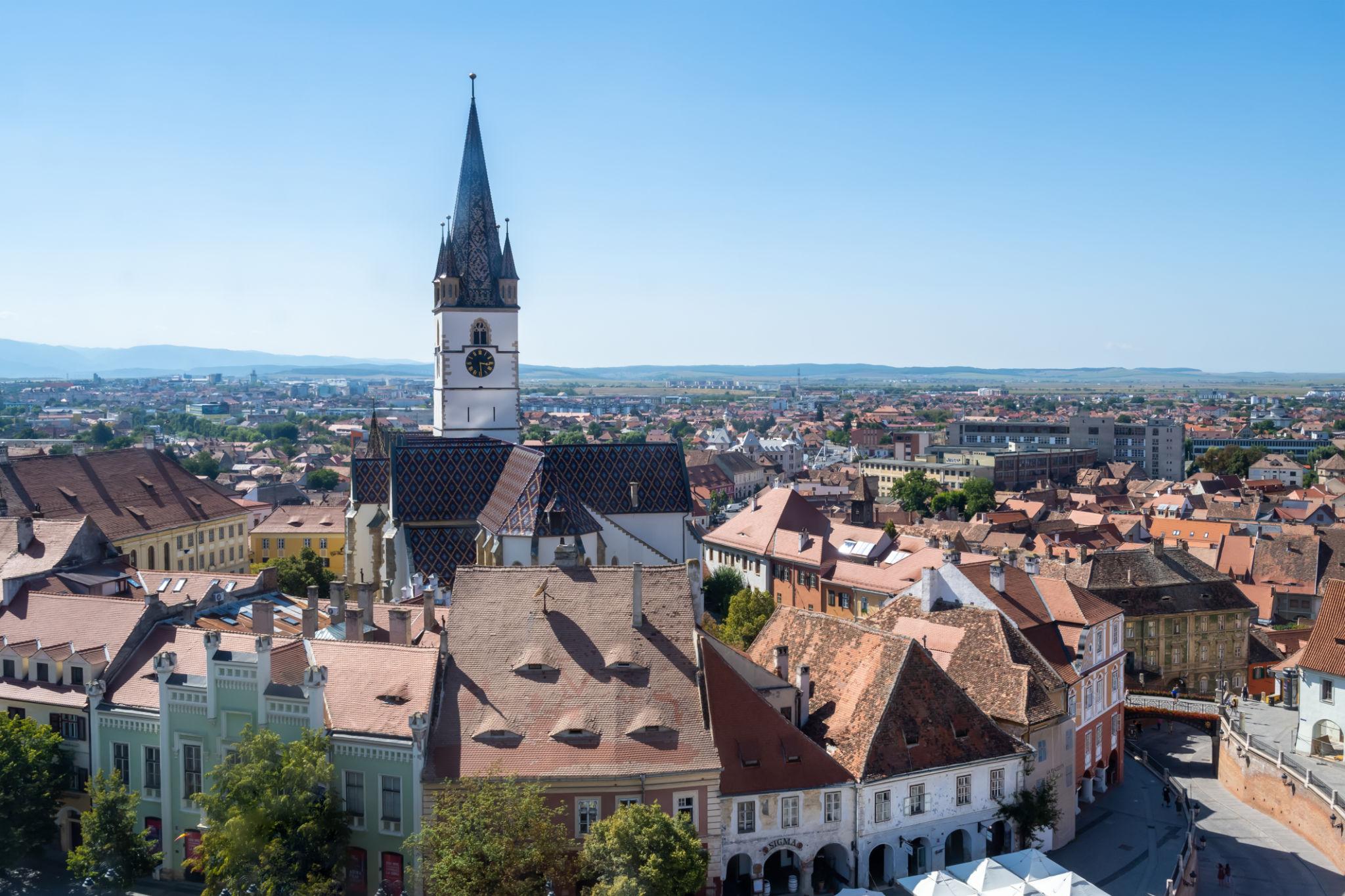 Iglesias fortificadas y la elegancia de Sibiu