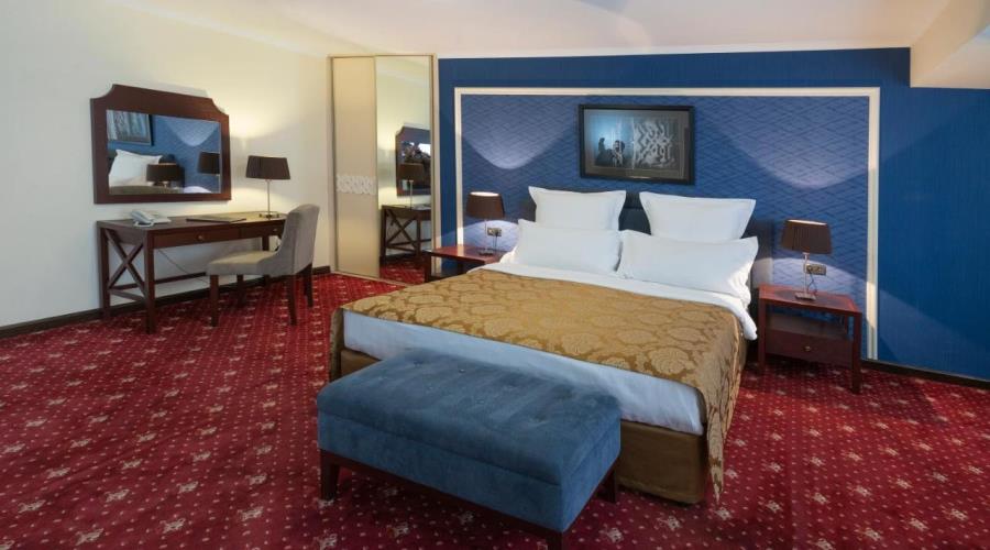 Ani Plaza Hotel