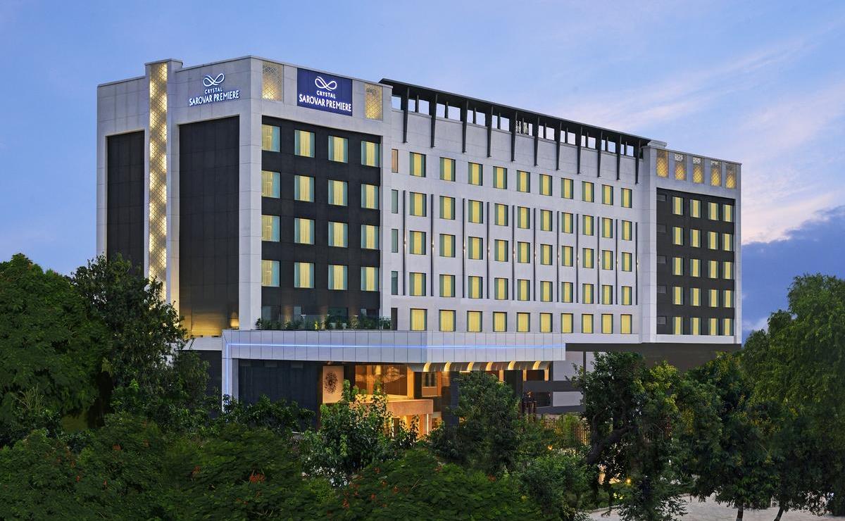 Hotel Crystal Sarovar