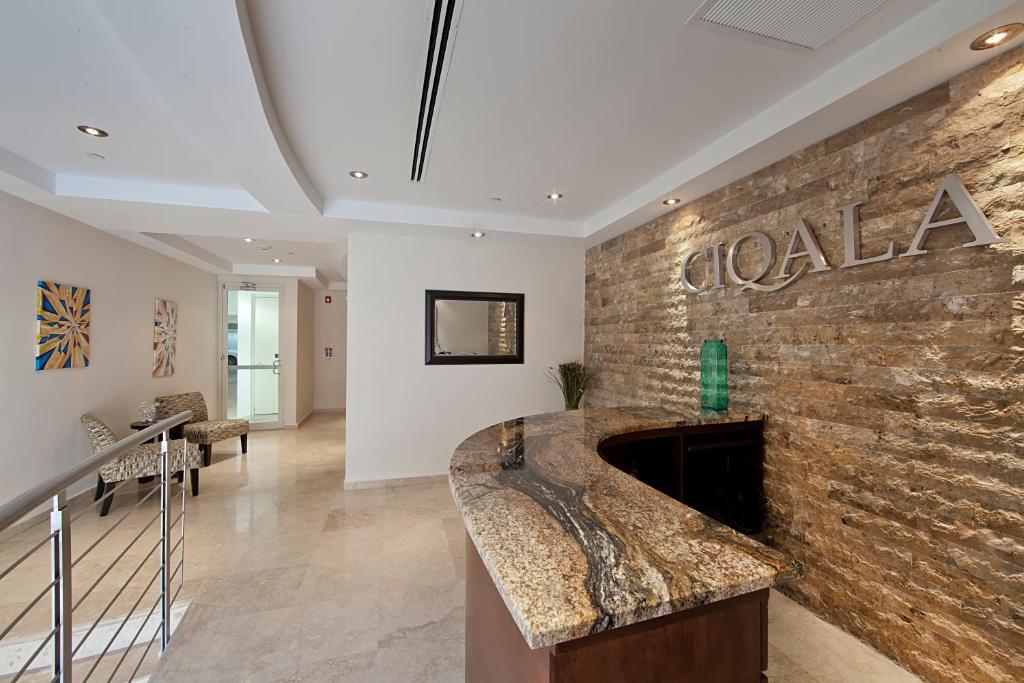 Ciqala Luxury Home Suites