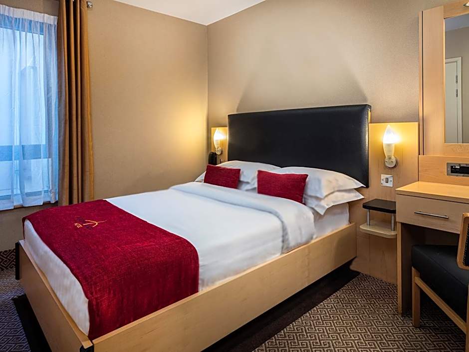 Academy Plaza Hotel