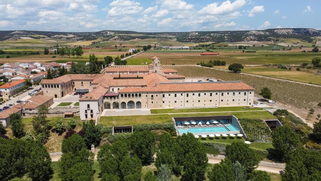 Escapada Bodega + Hotel Valbuena de Duero