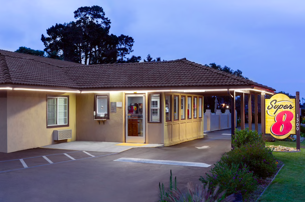 Super 8 Monterey/Carmel