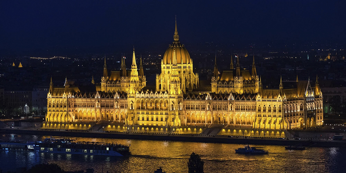 PRAGA / BUDAPEST (525 km)