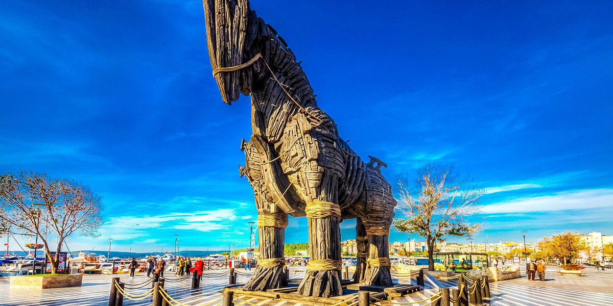 ESMIRNA o KUSADASI / TROYA / CANAKKALE