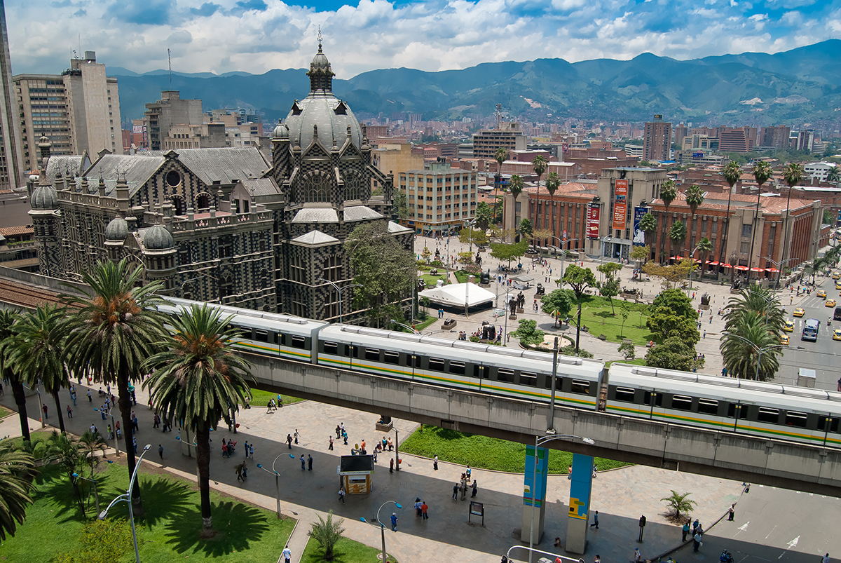 MEDELLIN (Historia de la transformación social)