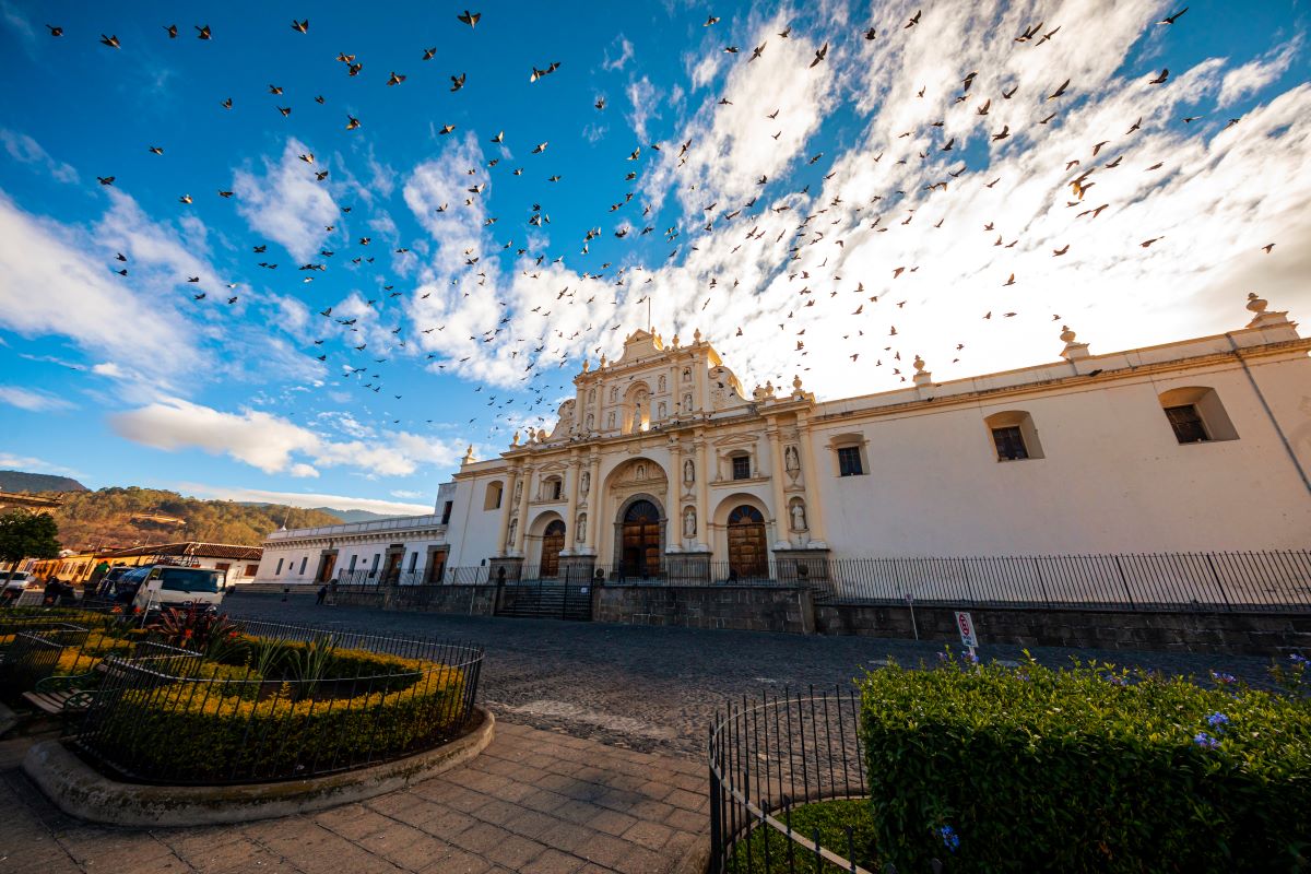 (Ju)   LA ANTIGUA (Visita de Ciudad)
