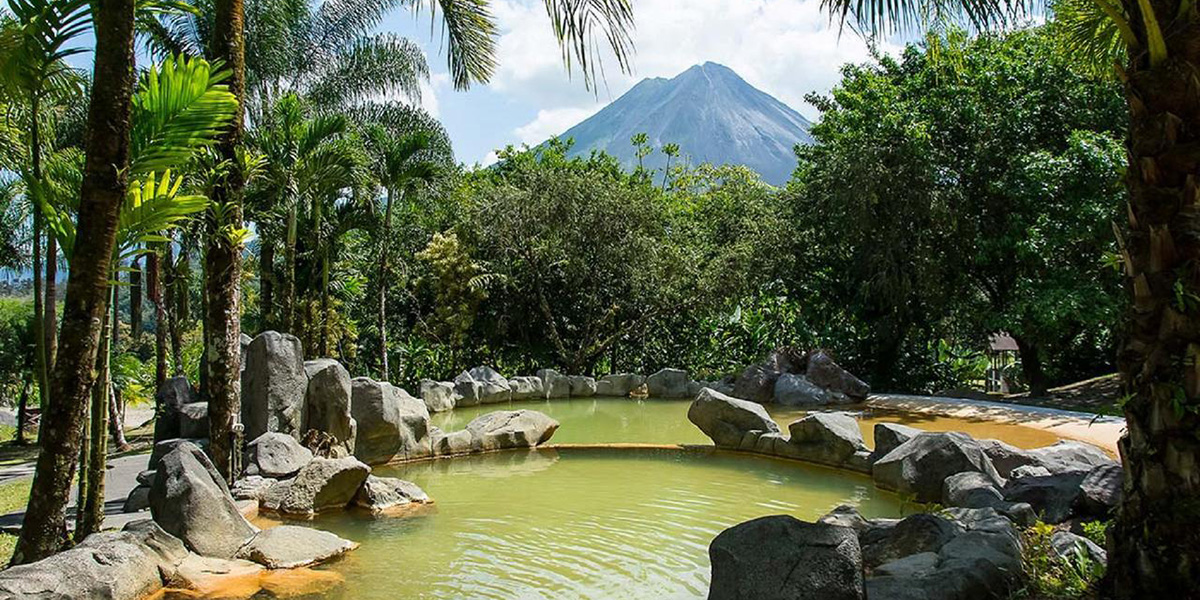 VOLCAN ARENAL (Volcán Arenal y Aguas Termales)