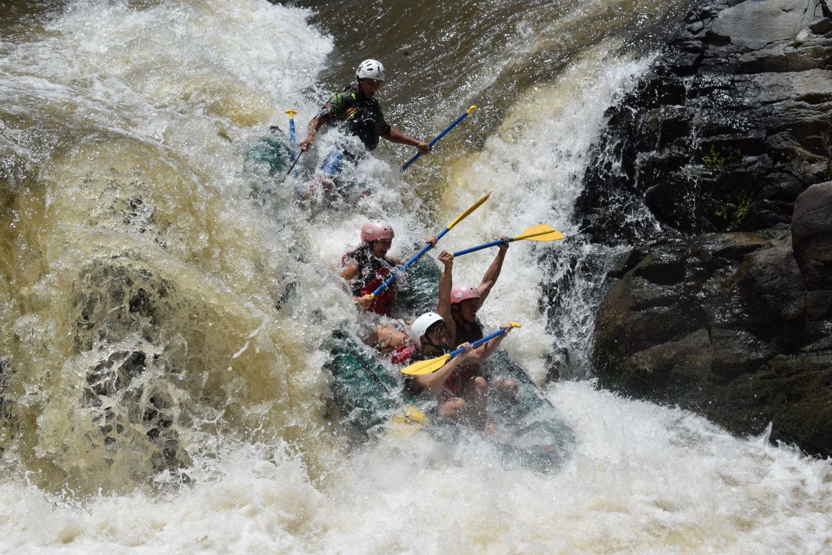 RIO PACUARE (Rafting) / VOLCAN ARENAL (Aguas Termales)