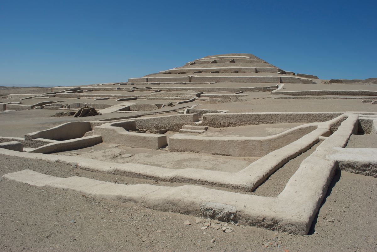 Perú, Imperio de los Sentidos