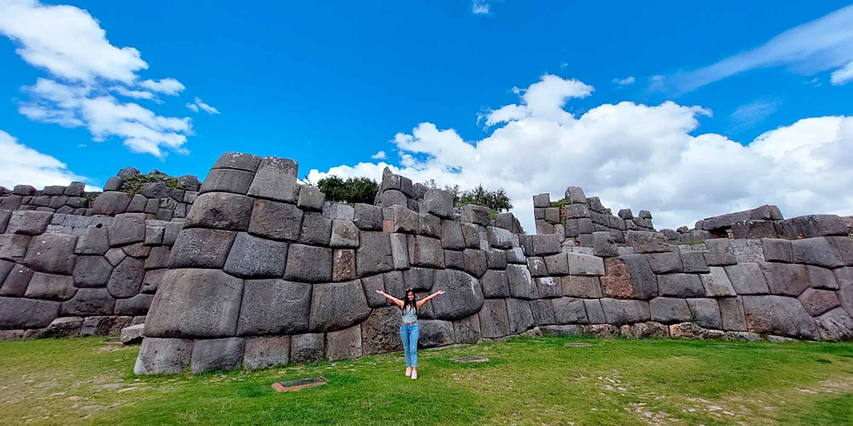 CUZCO (Parque Arqueológico de Sacsayhuaman)