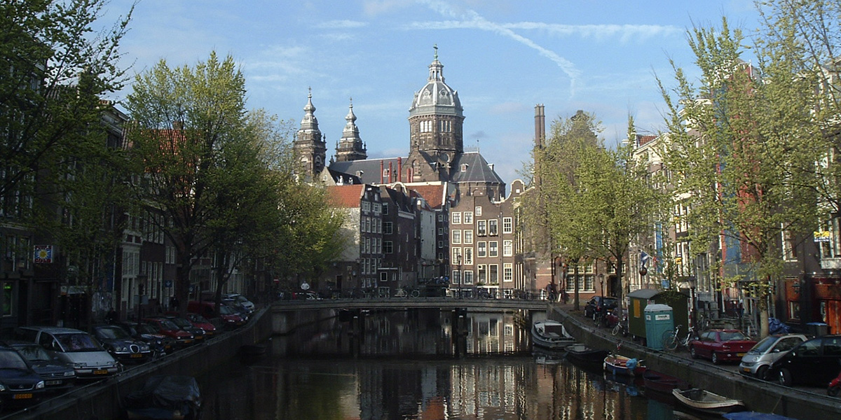 (Ju)   AMSTERDAM