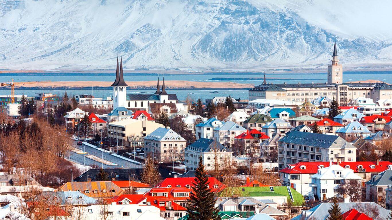 DIC 27 (Do) KEFLAVIK - REYKJAVIK