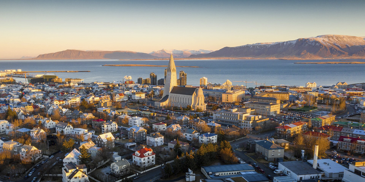 DIC 27 (Do)   KEFLAVIK - REYKJAVIK