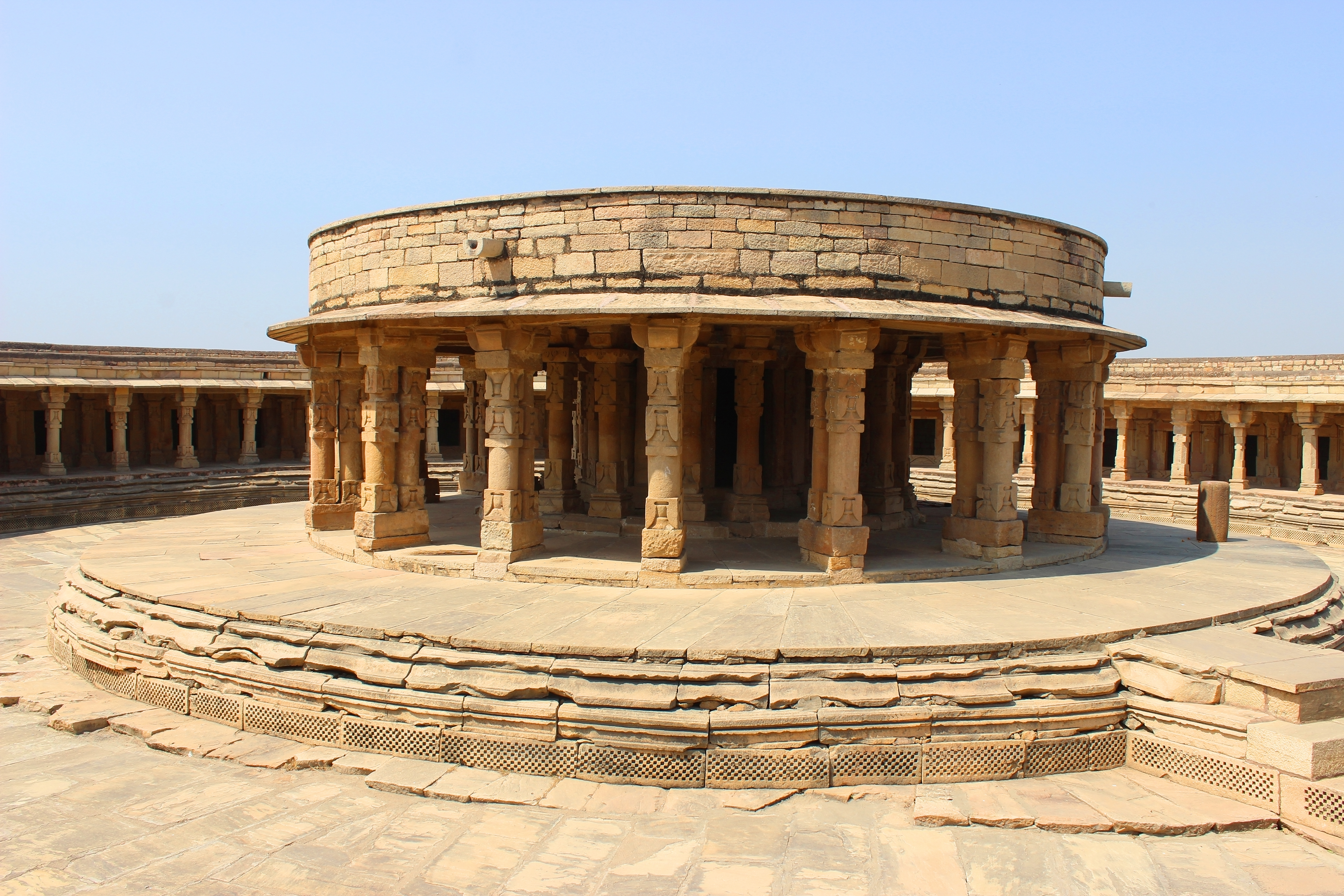 KHAJURAHO / VARANASI