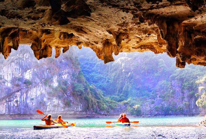 BAHIA DE HALONG/LAN HA – HANOI – VUELO A HUE (VIETNAM)
