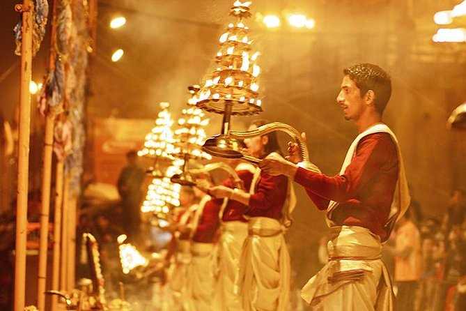 DE DELHI A JAIPUR CON CEREMONIA DE AARTI EN EL TEMPLO HINDÚ