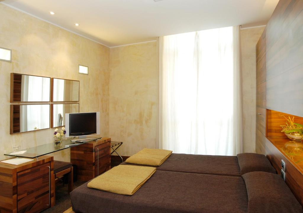 Hotel Tritone