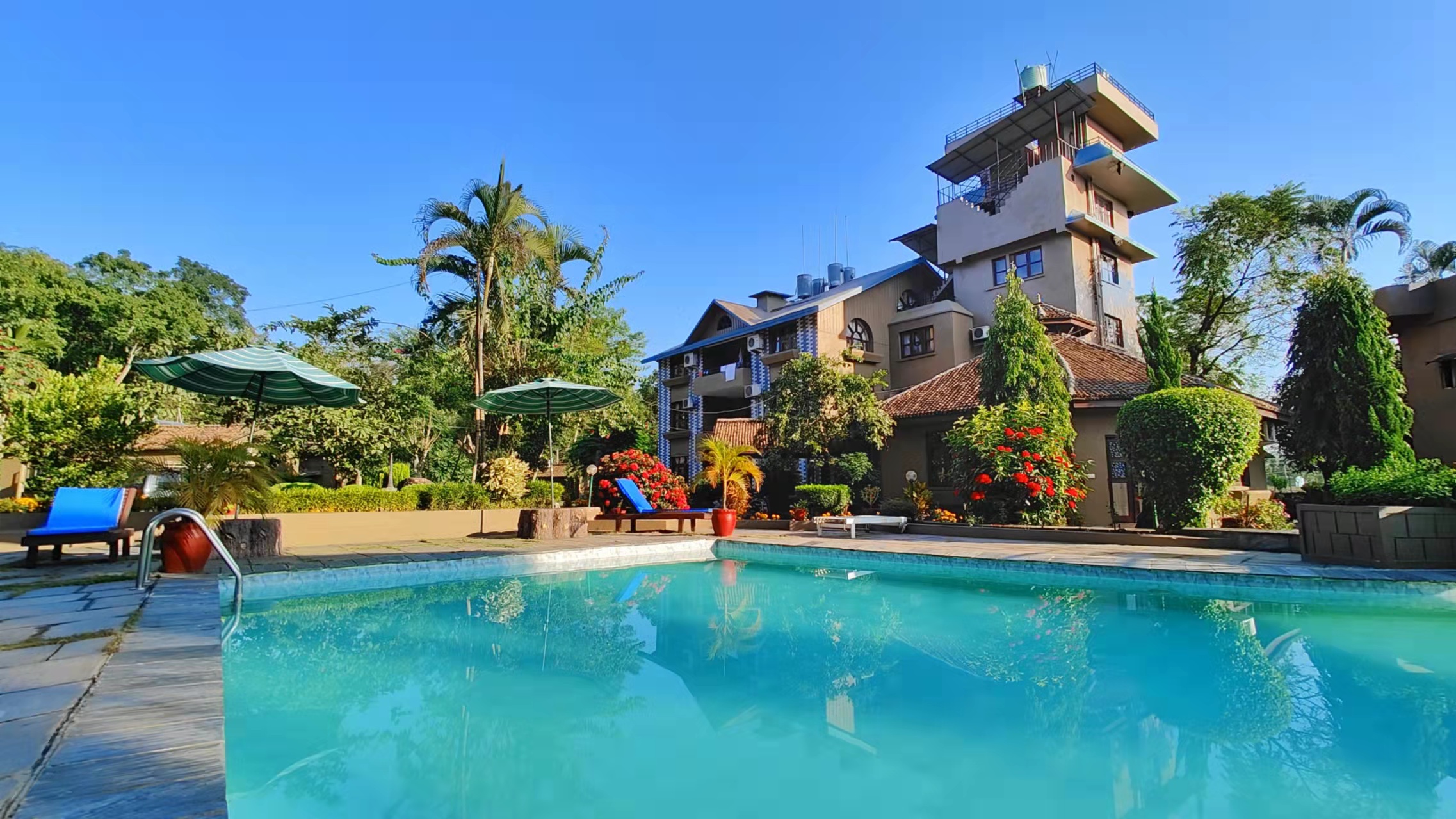 Safari Adventure Lodge