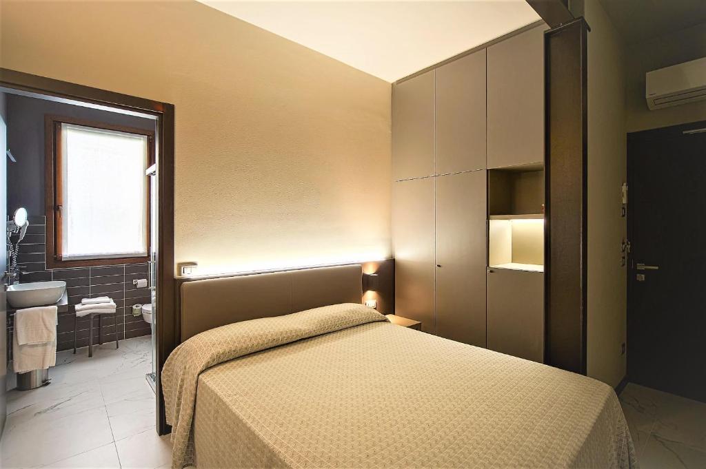 Hotel Aaron