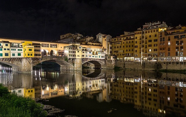 Vuelo Florencia - ciudad de origen