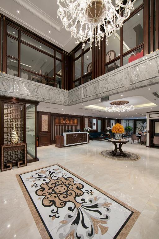 The Q Hotel Hanoi (o similar)
