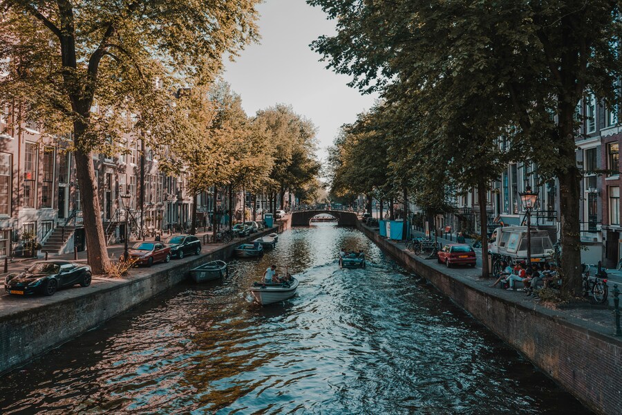 Día 5 — Ámsterdam: canales y patrimonio