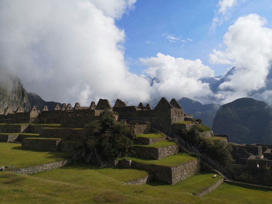 Día 6 — Valle Sagrado (Pisac y Ollantaytambo)