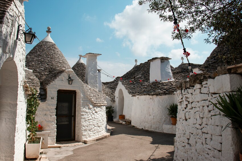 VALLE DE ITRIA - CUEVAS DE CASTELLANA - ALBEROBELLO - OSTUNI - VALLE DE ITRIA