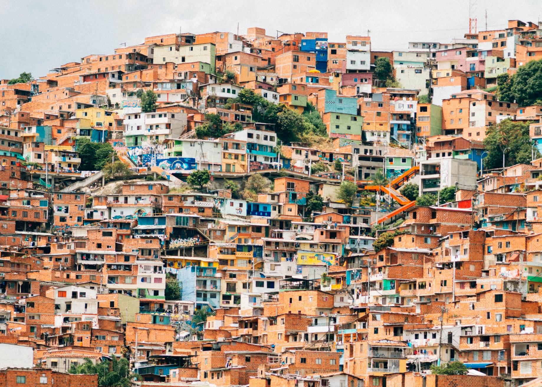 Descubriendo Medellín - Comuna 13 y la Revolución Urbana de Medellín