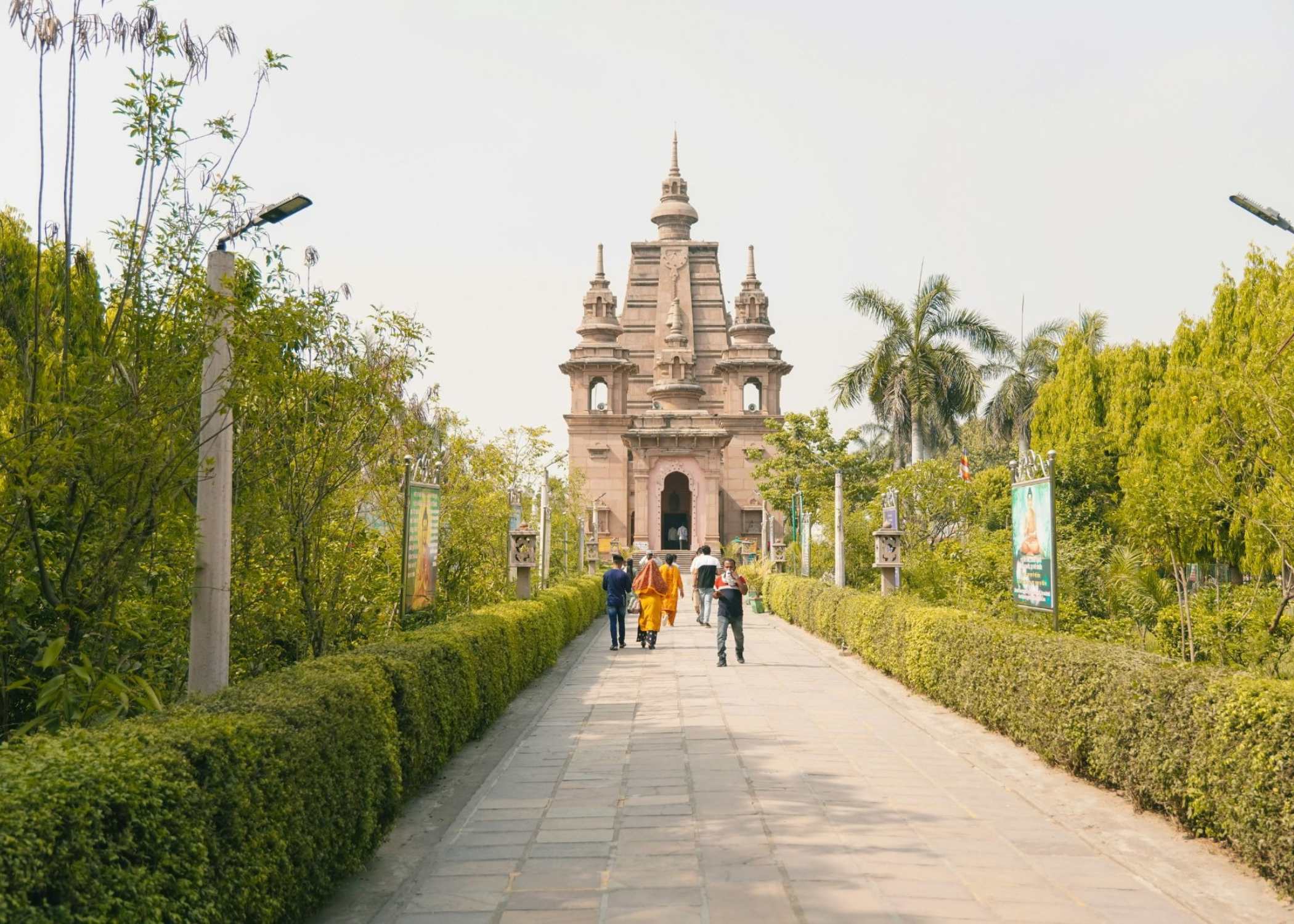Ashrams Sagrados y Sarnath - donde Buda predicó por primera vez