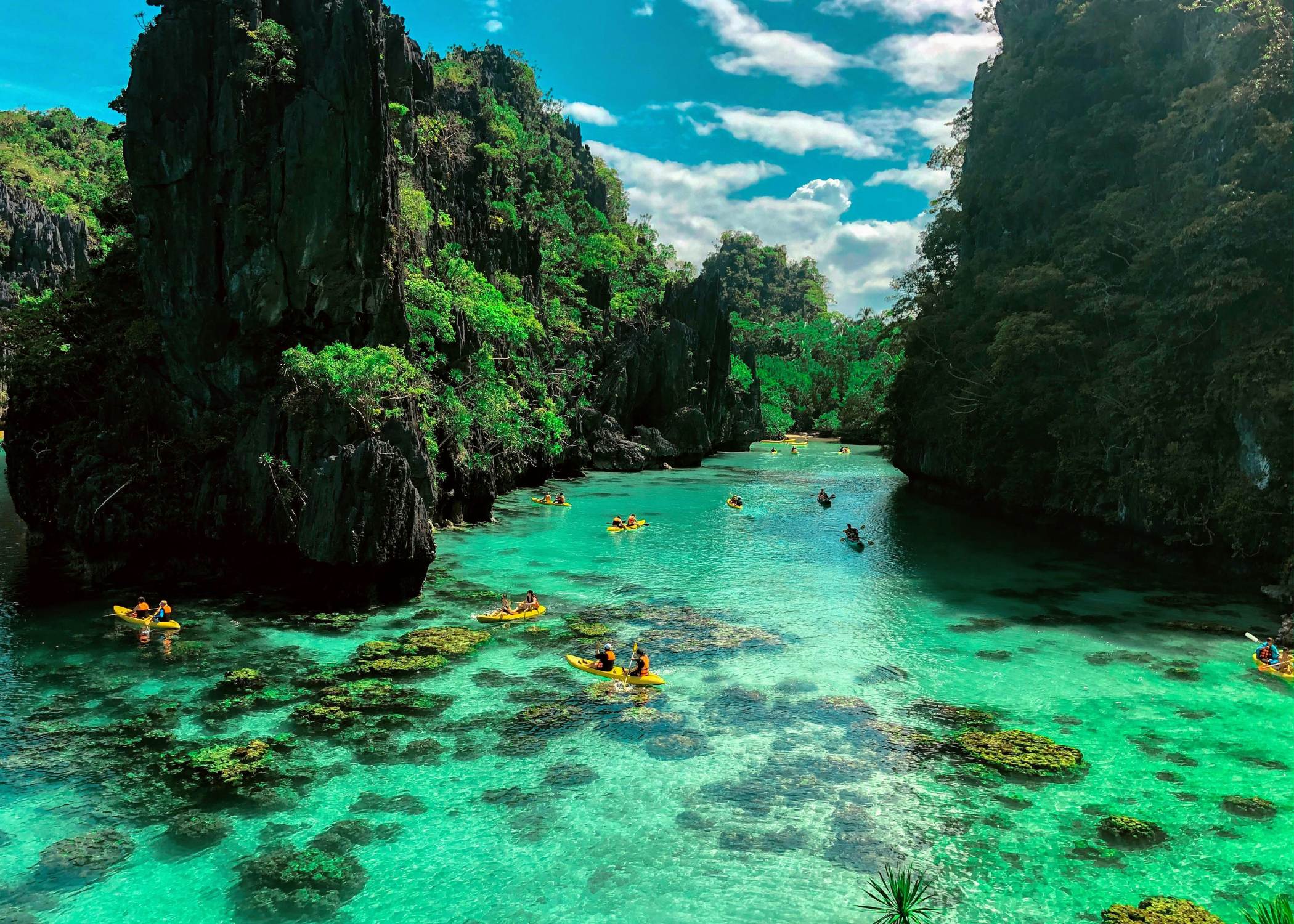 El Nido desde el mar -  Lagunas secretas, playas vírgenes y kayak entre acantilados