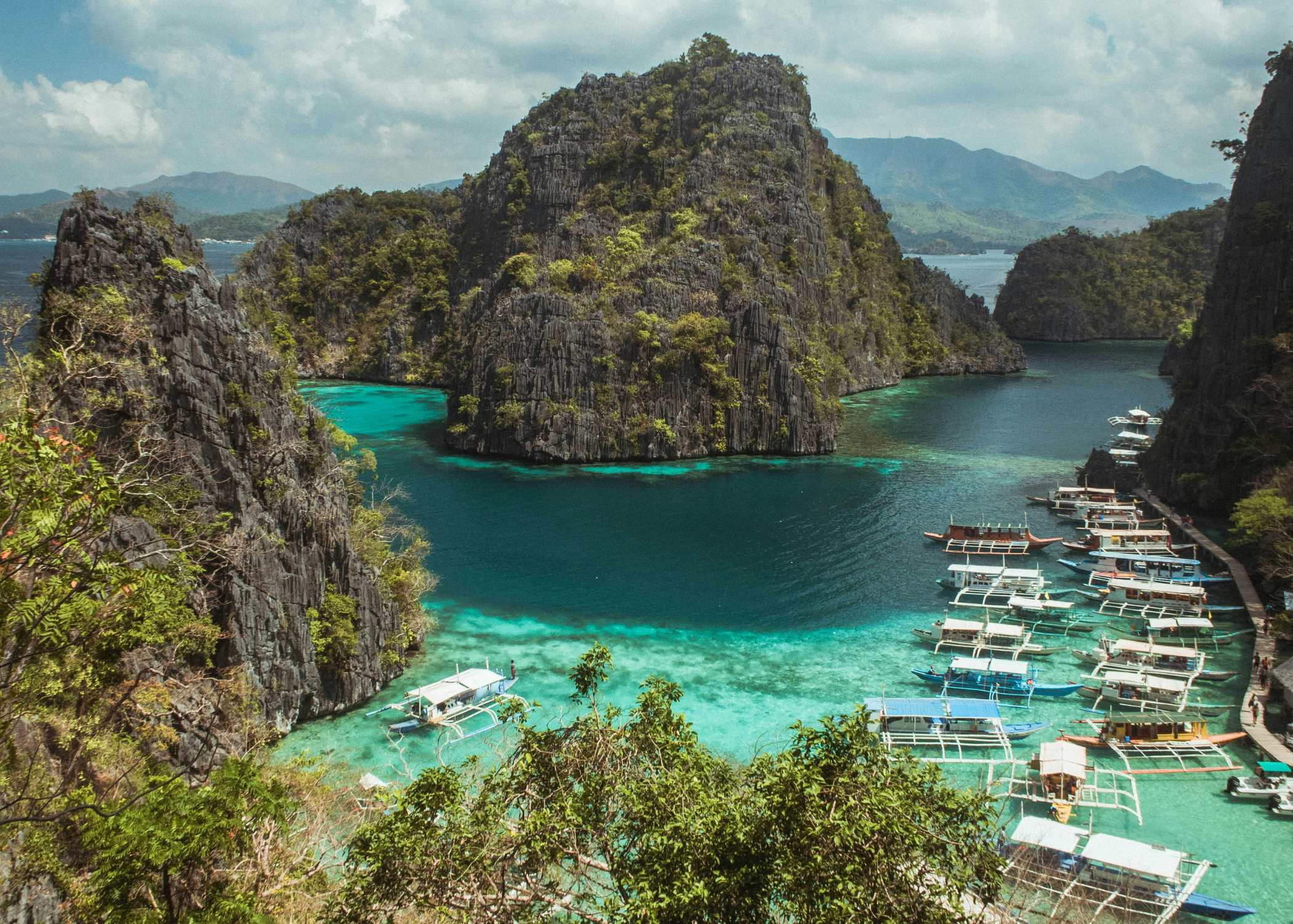 El Nido desde el mar -  Lagunas secretas, playas vírgenes y kayak entre acantilados