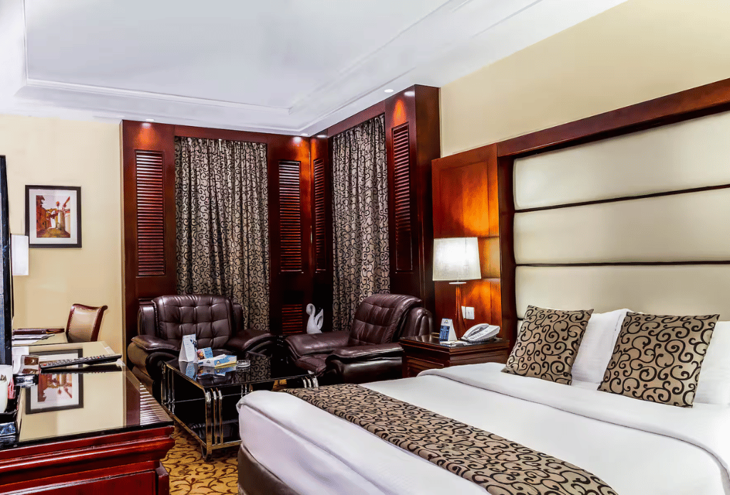 Days inn by Wyndham Hotel Suites Amman o similar