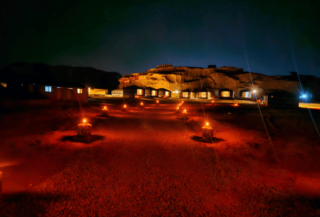 Harir Rum Luxury Camp o similar