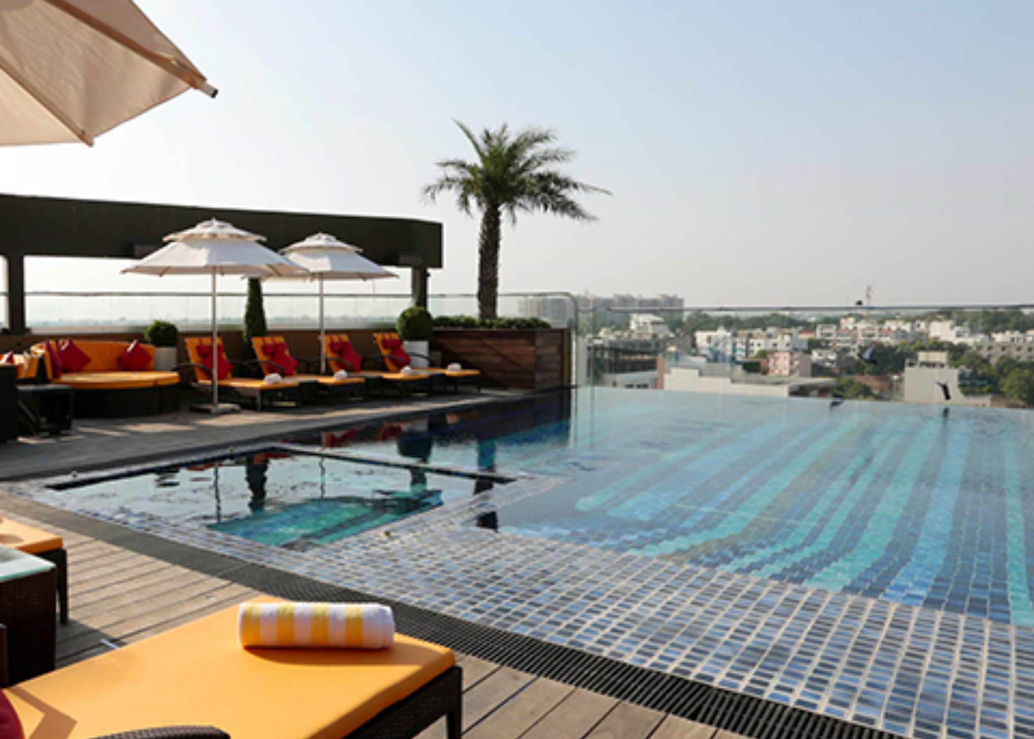 Hotel Madin o similar