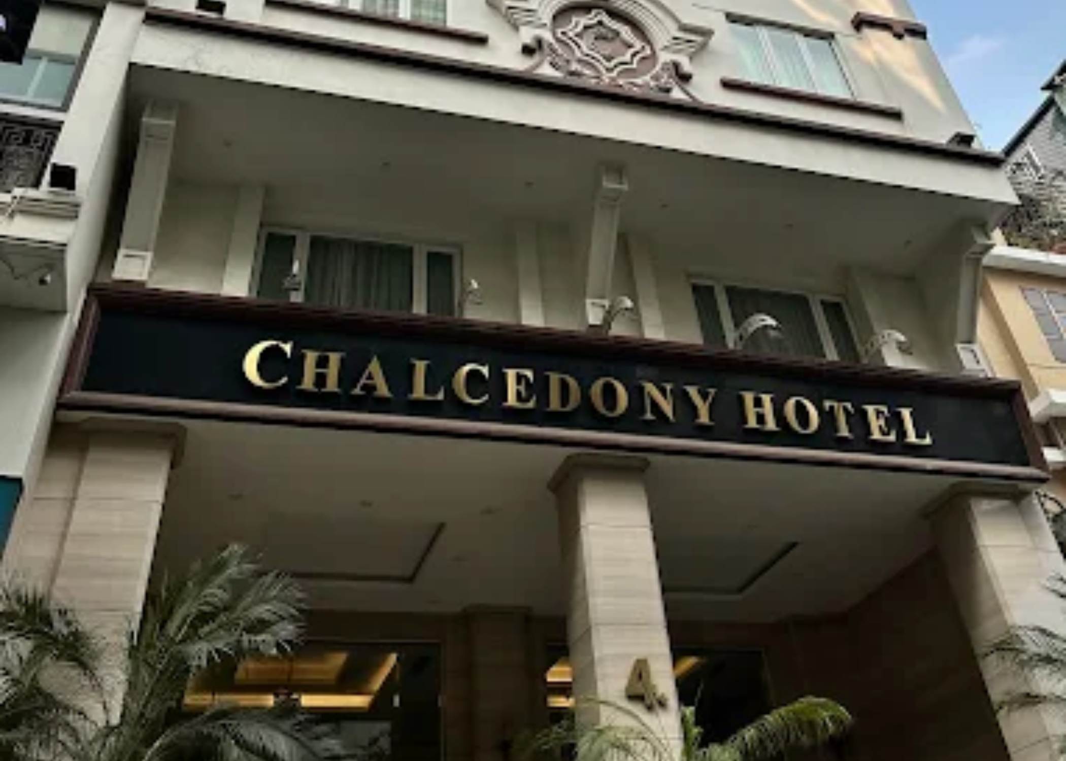 Chalcedony Hotel o similar